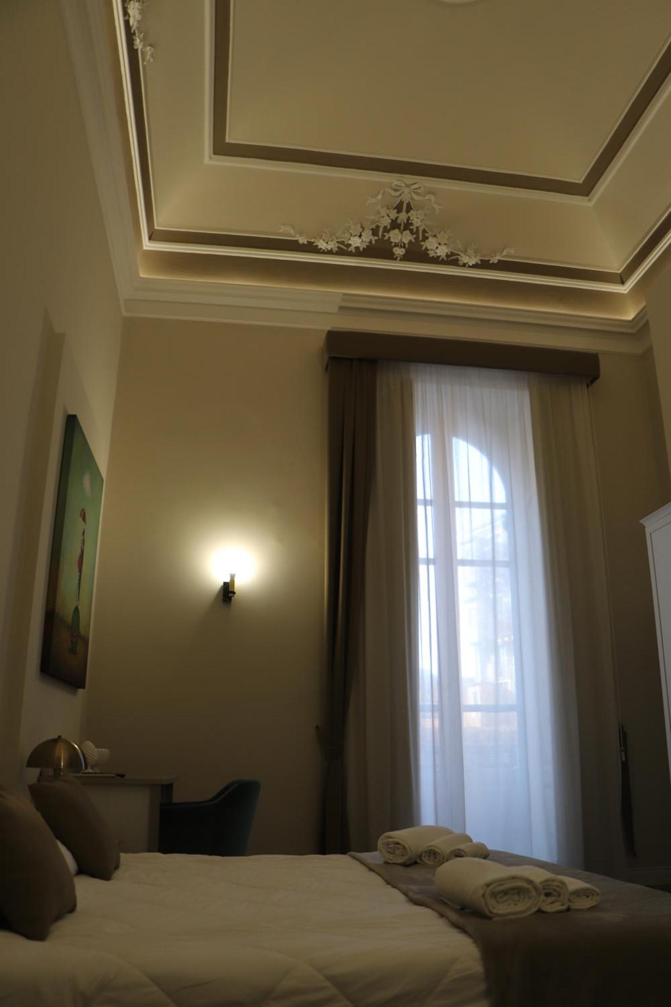 Domus Iole Appartamento Nel Centro Storico คาตาเนีย ภายนอก รูปภาพ